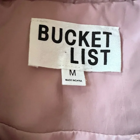 Bucket List Dusty Pink Ruffle Sleeve Oversized Puffer Vest size M - Picture 10 of 12